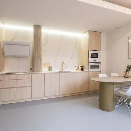 Centric Apartment *